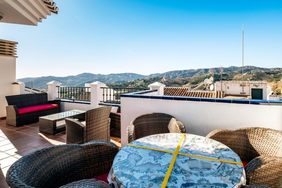 Wohnung in Frigiliana mit Blick auf die Berge.