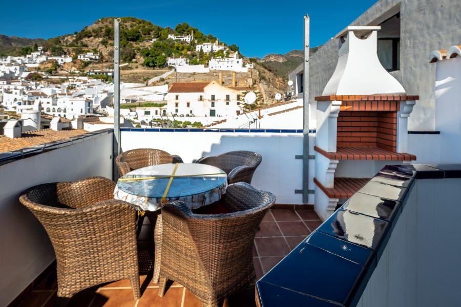 Appartement in Frigiliana met uitzicht op de bergen.