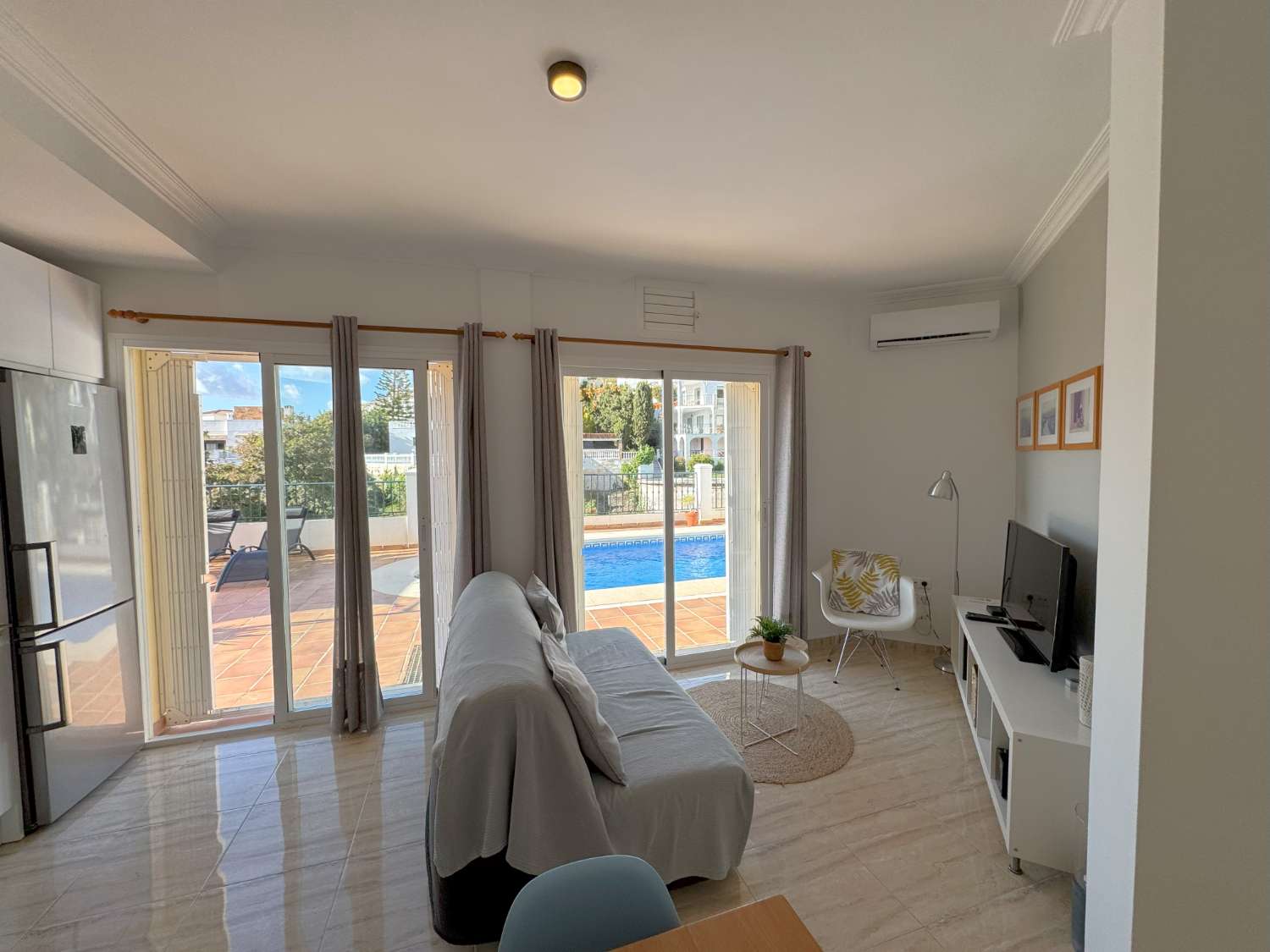 Bel appartement avec piscine privée et grande terrasse ensoleillée à 300 mètres de la plage de Burriana