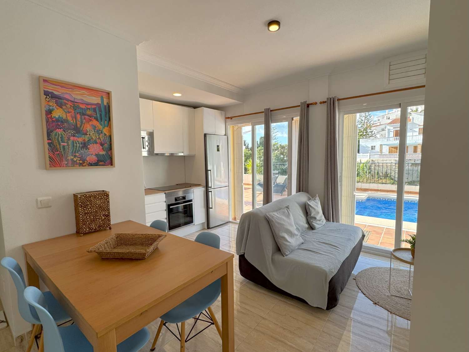 Bel appartement avec piscine privée et grande terrasse ensoleillée à 300 mètres de la plage de Burriana