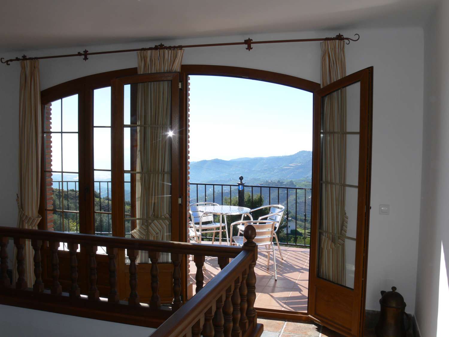 Belle maison calme à Frigiliana avec beau jardin et piscine privée