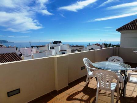 Apartamento en alquiler en el centro de Nerja, a 100 metros del Balcón de Europa.