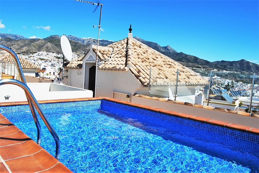 Appartement à louer dans le centre de Nerja, à 100 mètres du Balcon de Europa.