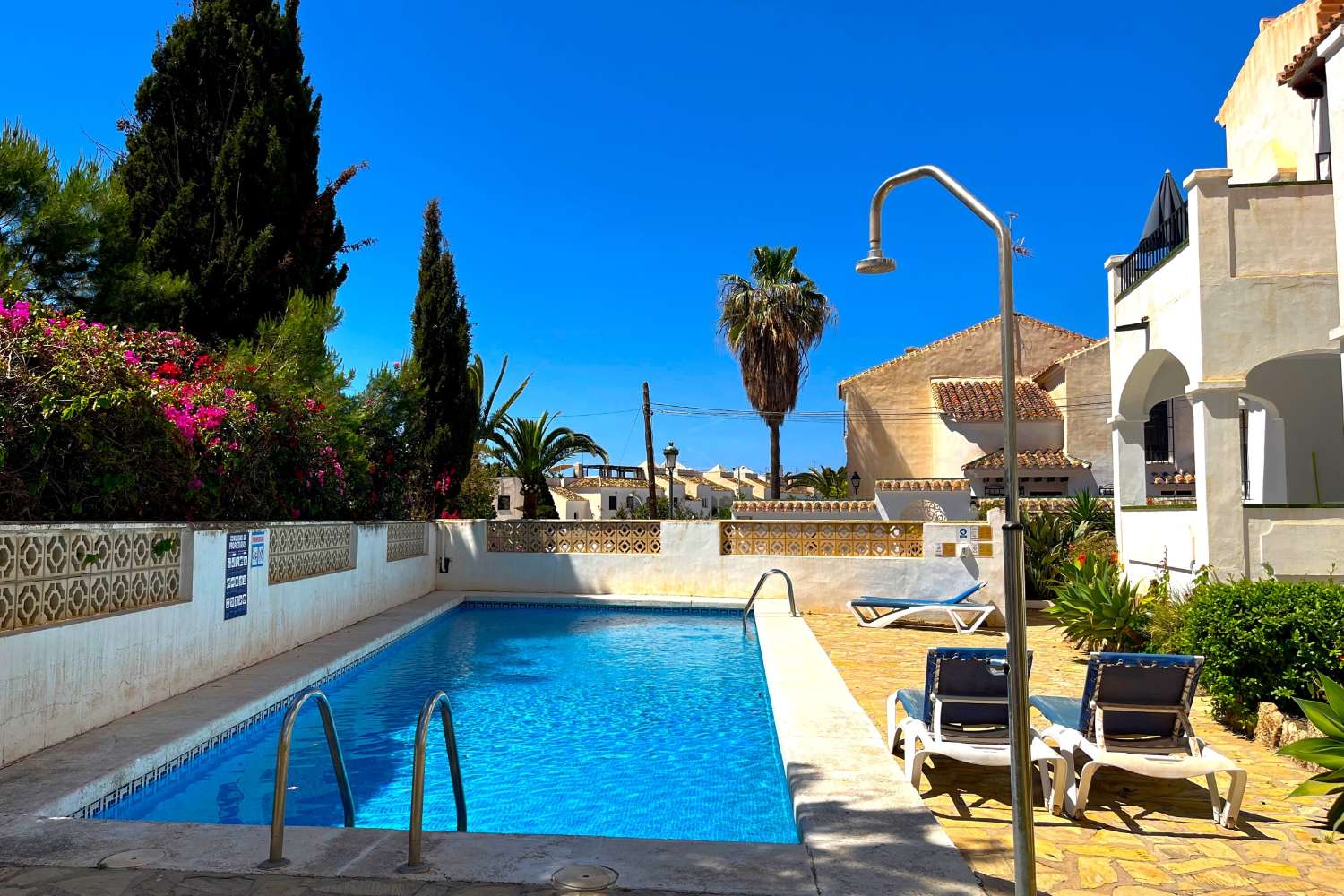 Appartement 1 chambre avec piscine commune situé à proximité de la plage et du centre de Nerja