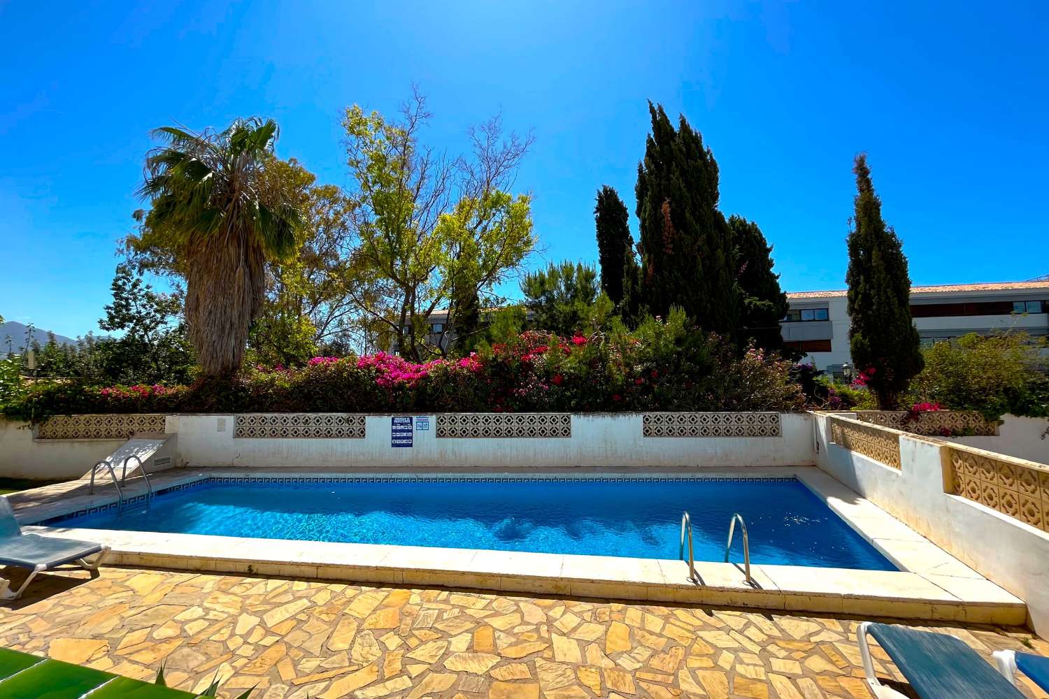 1-bedroom apartment with communal pool located close to the beach and center of Nerja