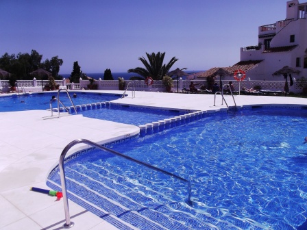 Bellissimo appartamento con 1 camera da letto con vista sul mare vicino alla spiaggia di Burrina a Nerja.