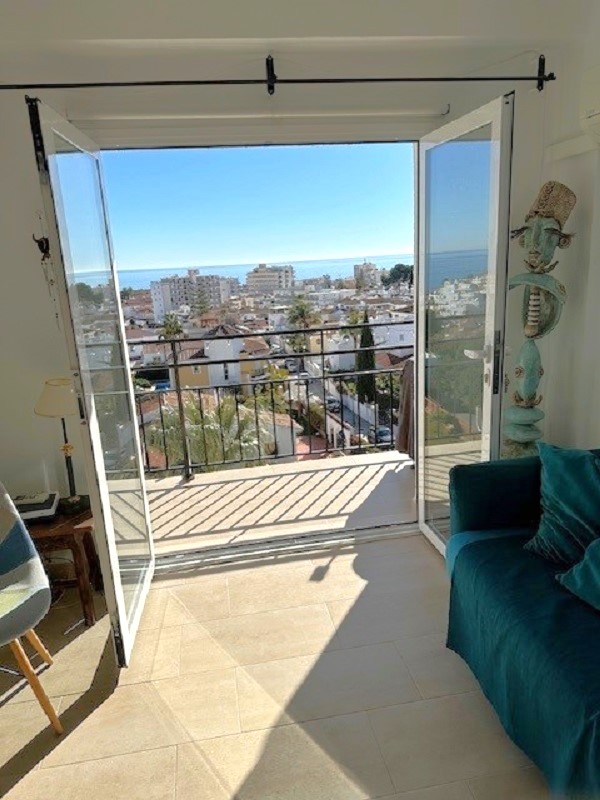 Bel appartement attrayant dans le quartier du Parador avec une vue imprenable sur la mer et Nerja