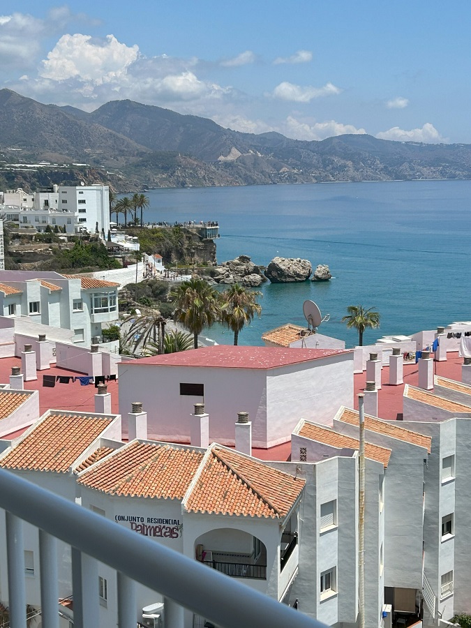 Beautiful completely renovated apartment with sea view and very attractively furnished.