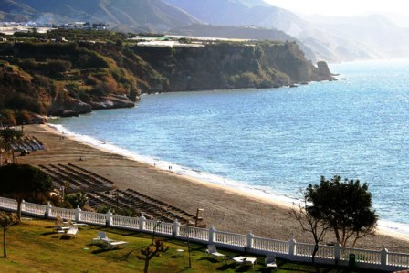 2-værelses lejlighed med fælles pool i kort afstand fra stranden og centrum af Nerja