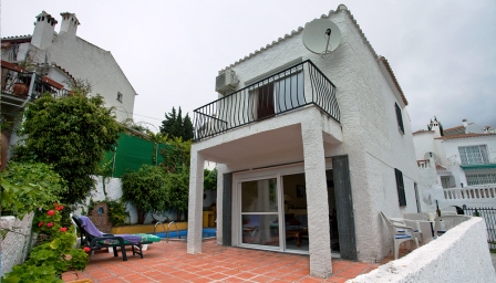 Maison de vacances avec 2 chambres et piscine privée à 500 mètres de la plage de Burriana à Nerja