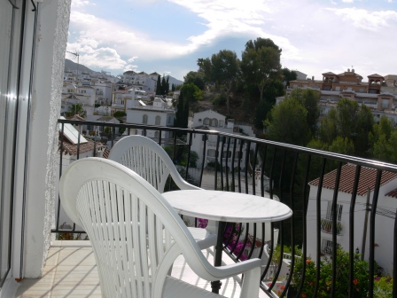 Casa de vacaciones con 2 dormitorios y piscina privada a 500 metros de la playa de Burriana en Nerja