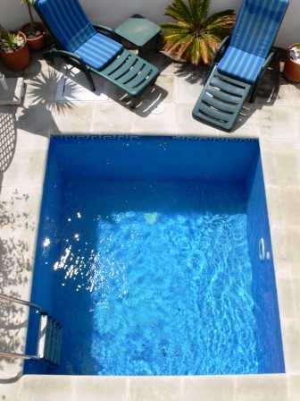 Belle maison de vacances de 2 chambres avec piscine privée à Nerja