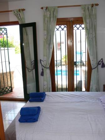 Belle maison de vacances de 2 chambres avec piscine privée à Nerja