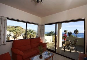 2-Zimmer-Wohnung in erster Linie am Strand von Burriana in Nerja