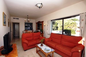 Apartamento de 2 dormitorios en primera línea de playa de Burriana en Nerja