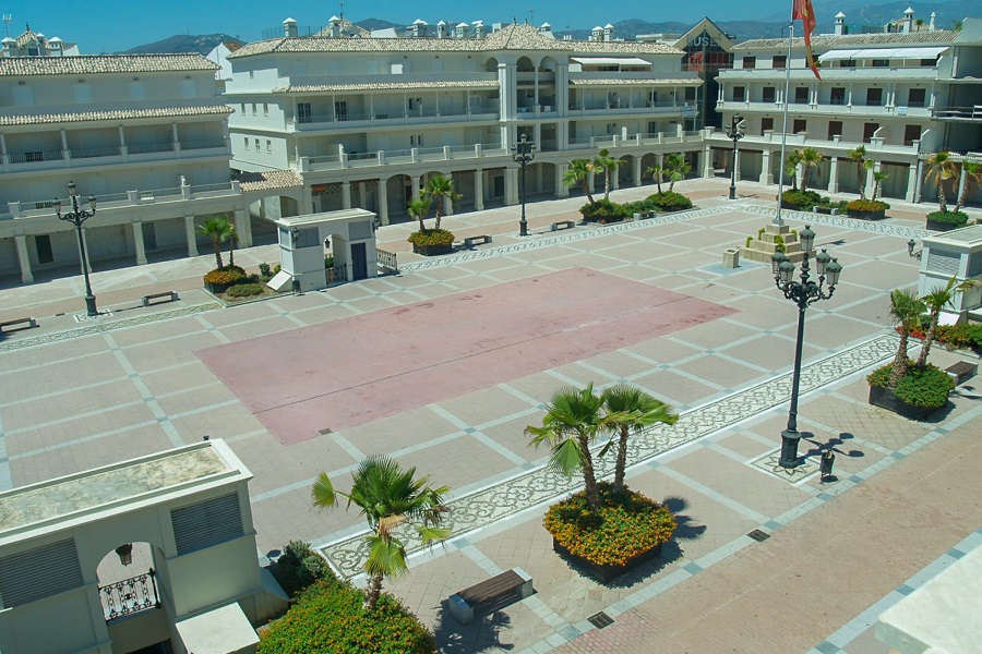 Vacker lägenhet i hjärtat av Nerja med gemensam pool och kort avstånd från stranden