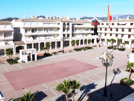 Beautiful apartment in the heart of Nerja with communal pool and short distance from the beach