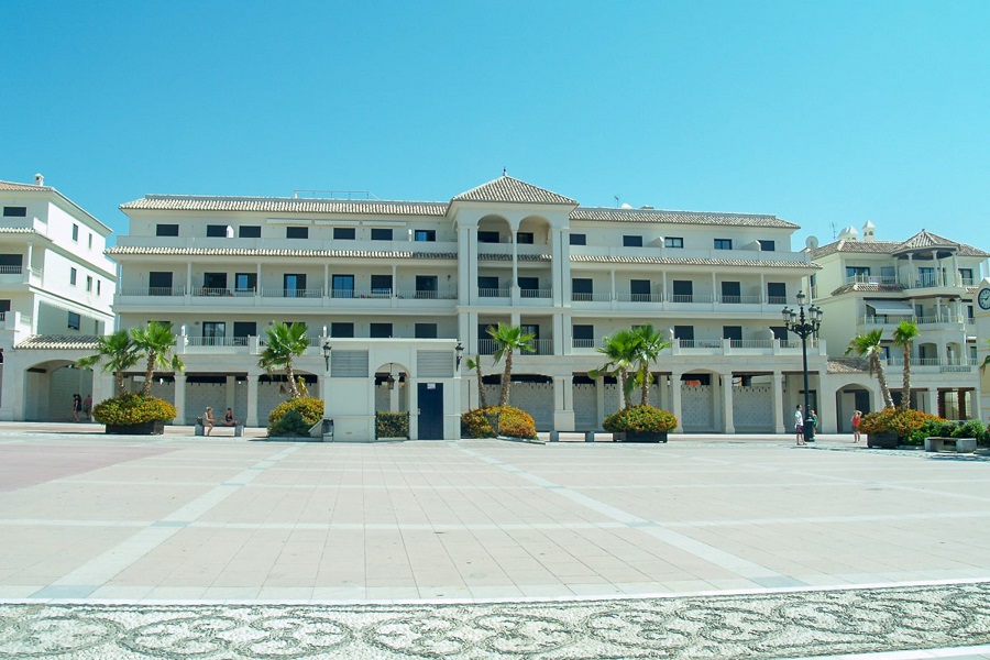 Precioso apartamento en el corazón de Nerja con piscina comunitaria y a poca distancia de la playa