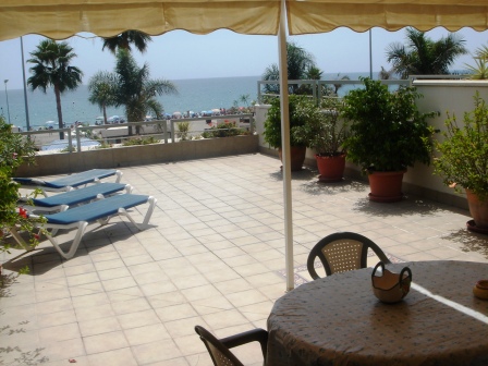 2-Zimmer-Wohnung in erster Linie am Strand von Burriana in Nerja