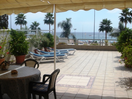 2-Zimmer-Wohnung in erster Linie am Strand von Burriana in Nerja