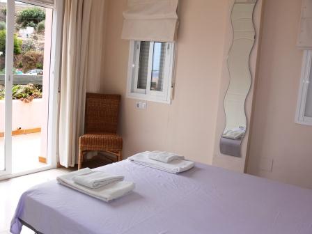 Beautiful 2-bedroom apartment with communal pool 75 meters from the Burriana beach in Nerja