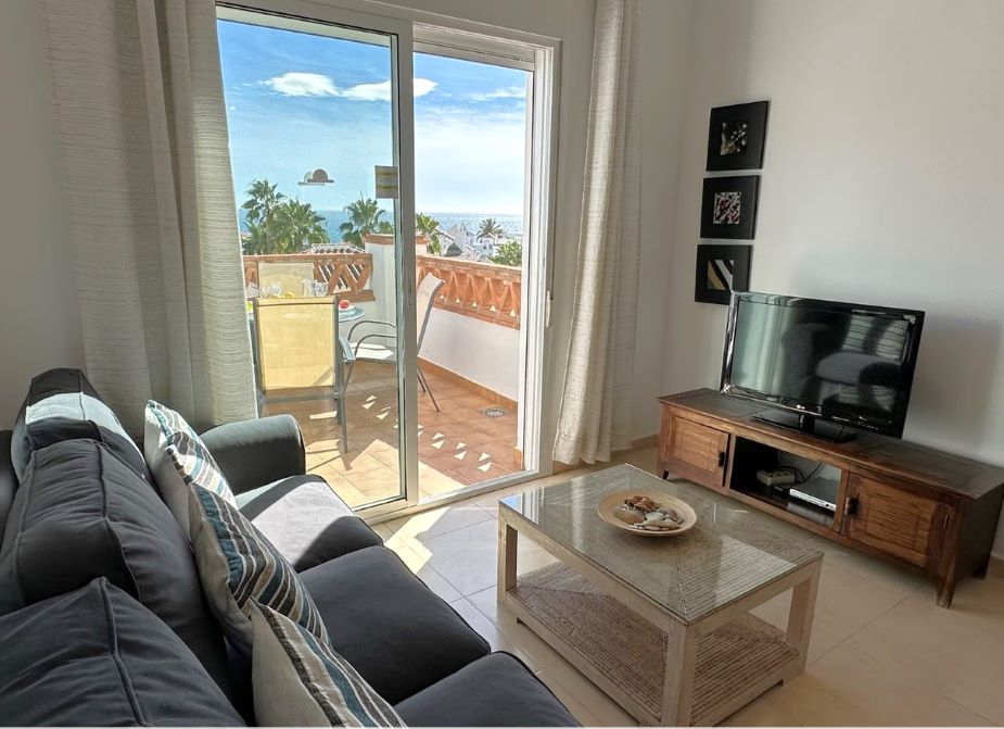 Appartement de 2 chambres avec piscine commune près de la plage de Burriana de Nerja