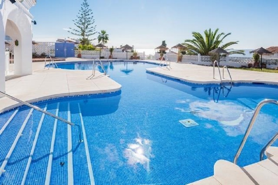 Apartamento de 2 dormitorios con vistas al mar en Capistrano Playa en Nerja