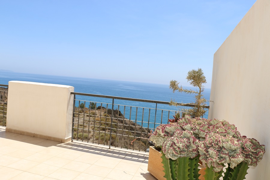 Luxuriöse 2-Zimmer-Wohnung mit Meerblick in Calaceite zwischen Nerja und Torrox Costa.