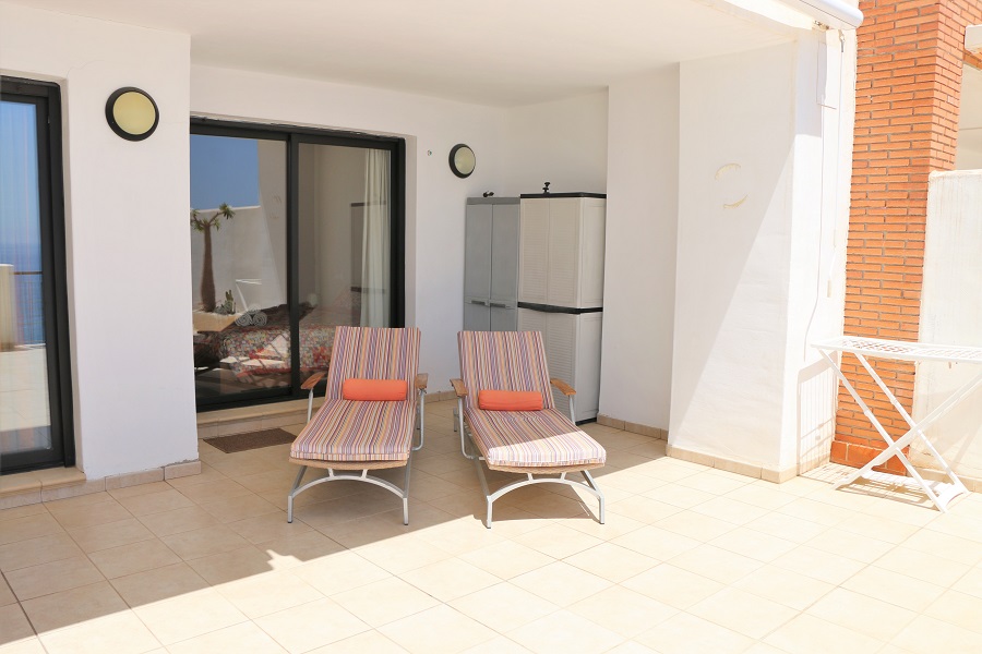 Luxury 2-bedroom apartment with sea views in Calaceite between Nerja and Torrox Costa.