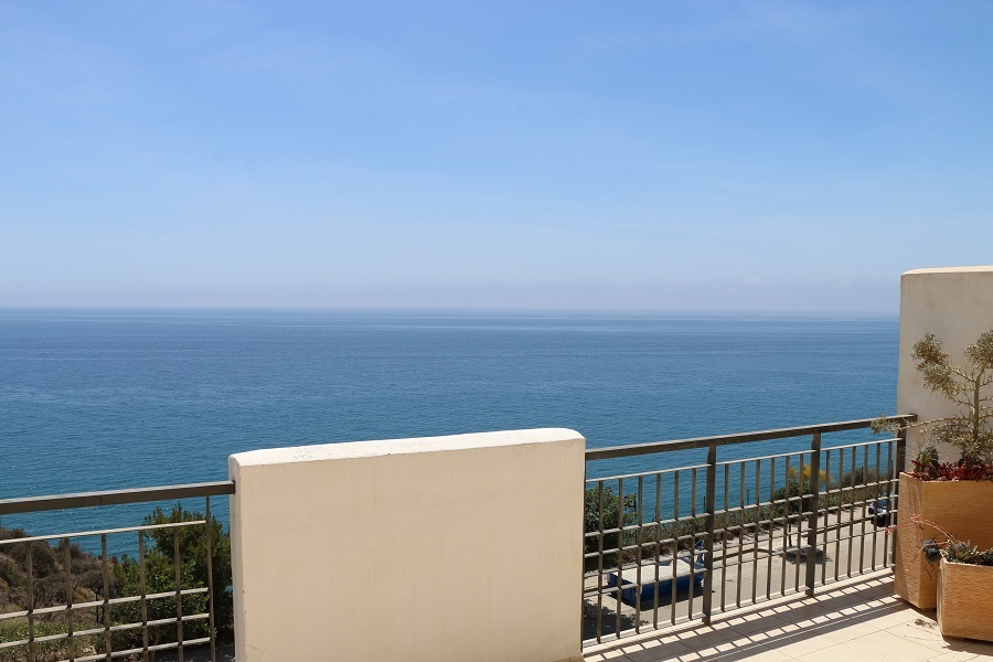 Luxuriöse 2-Zimmer-Wohnung mit Meerblick in Calaceite zwischen Nerja und Torrox Costa.