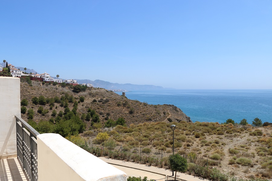 Luxuriöse 2-Zimmer-Wohnung mit Meerblick in Calaceite zwischen Nerja und Torrox Costa.