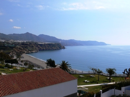 Apartamento de 3 dormitorios a pocos pasos de la playa y del centro de la ciudad de Nerja