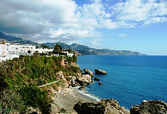 Vackert fritidshus precis vid havet i Nerja