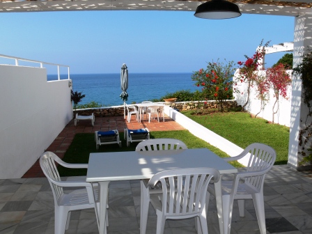 Schönes Ferienhaus mit 3 Schlafzimmern im Zentrum von Nerja