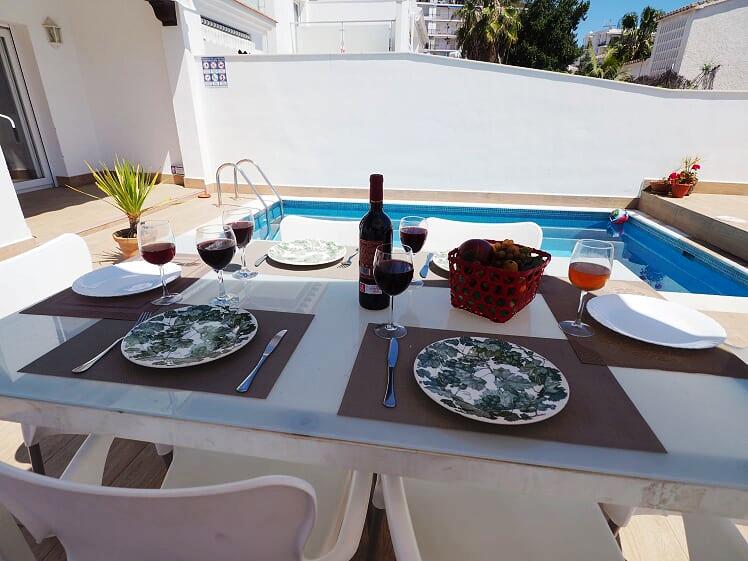 Ferienvilla mit 3 Schlafzimmern und privatem Pool in Nerja