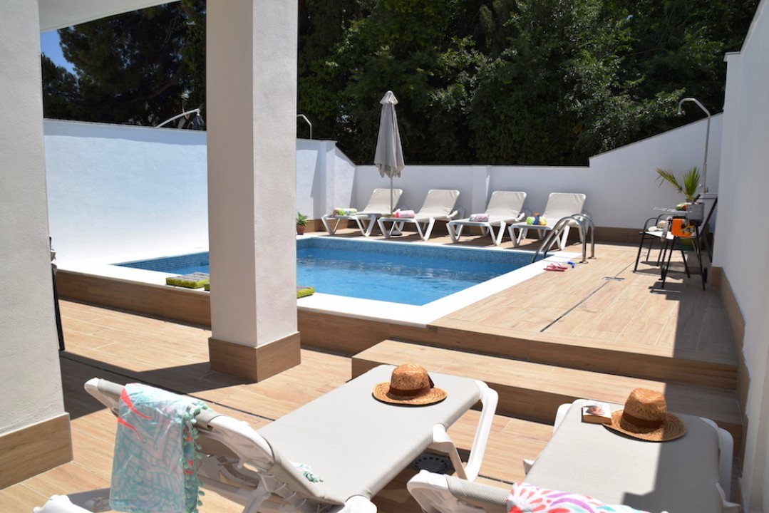 Neue Villa mit 3 Schlafzimmern und privatem Pool in idealer Lage in Nerja