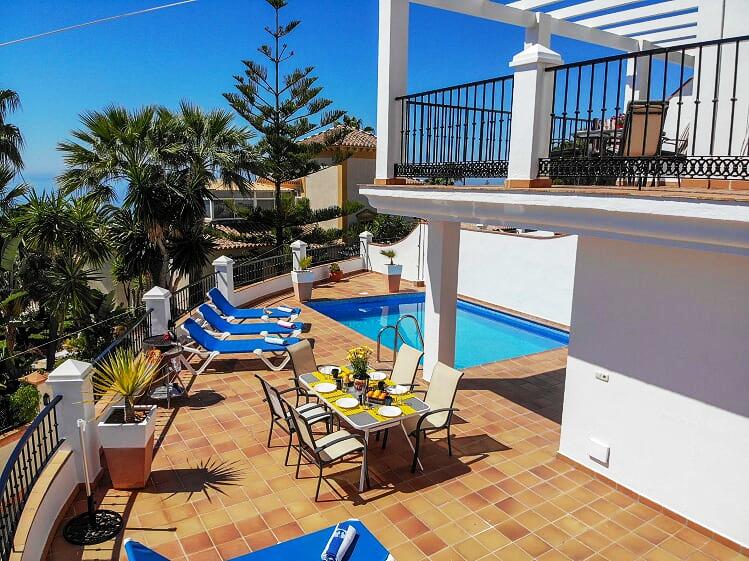 Villa mit 3 Schlafzimmern und privatem Pool mit herrlichem Blick über die Bucht von Burriana in Nerja