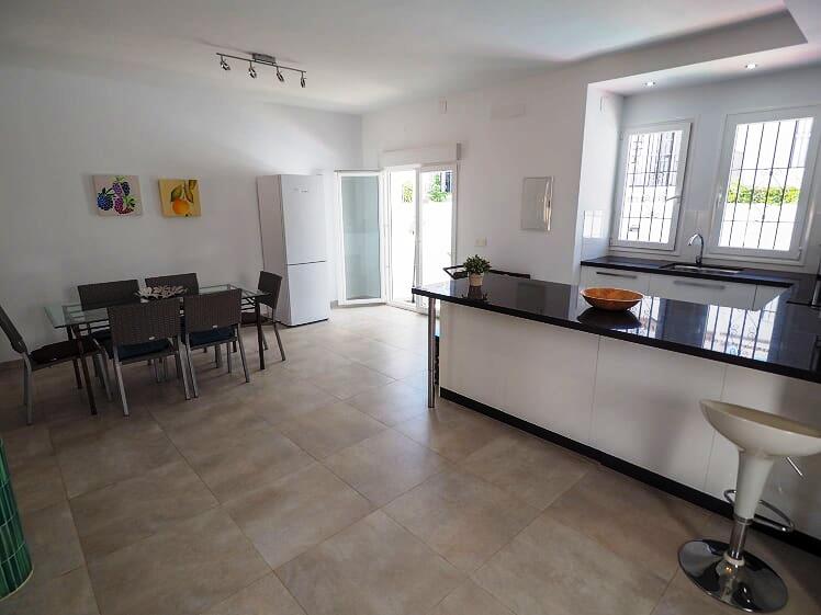 Beautiful spacious villa with 3 bedroom and swimming pool close to the Burriana beach and center of Nerja