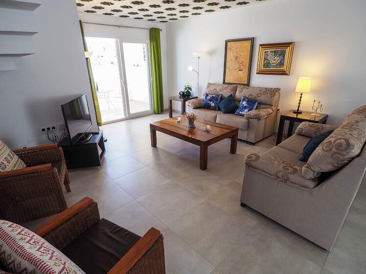 Beautiful spacious villa with 3 bedroom and swimming pool close to the Burriana beach and center of Nerja