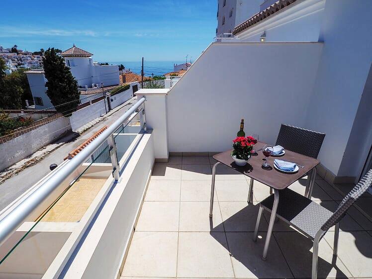 Preciosa y espaciosa villa de 3 dormitorios y piscina cerca de la playa de Burriana y del centro de Nerja