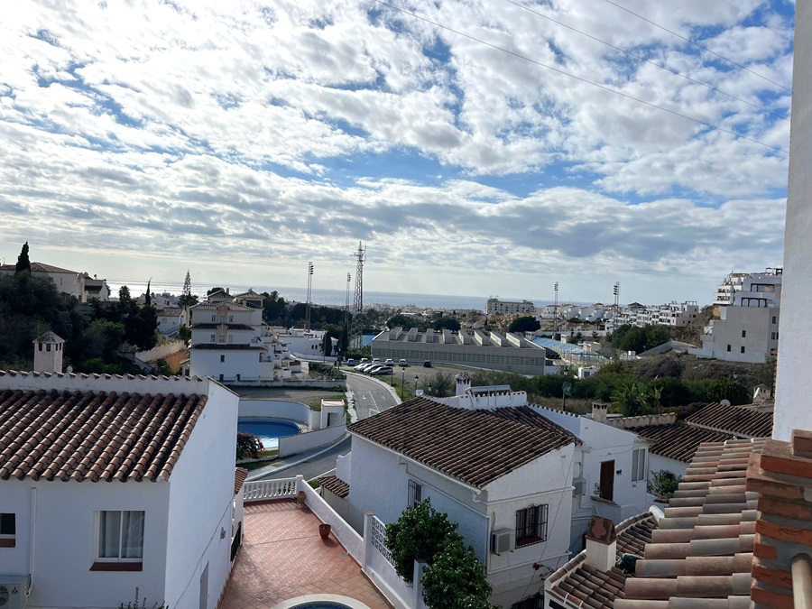 Espaciosa casa unifamiliar aislada en una zona muy tranquila con bonitas vistas al mar y orientación sur