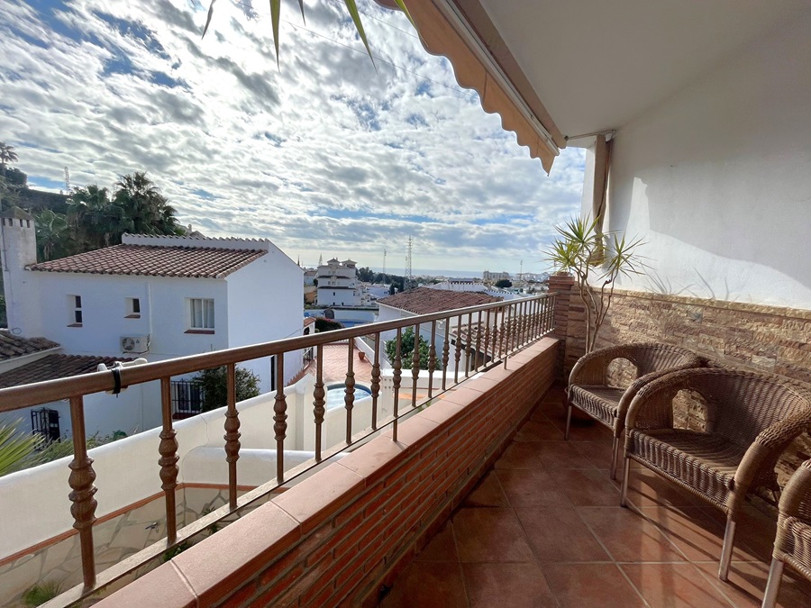 Espaciosa casa unifamiliar aislada en una zona muy tranquila con bonitas vistas al mar y orientación sur