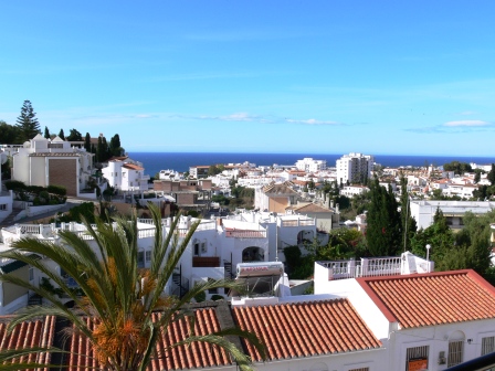 Feriehus med privat basseng 600 meter fra Burriana-stranden i Nerja, Sør-Spania