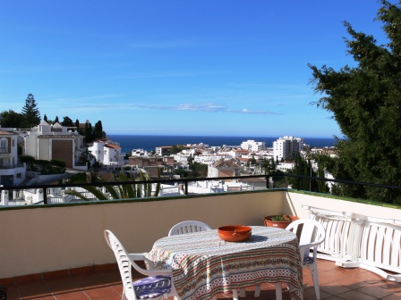 Casa de vacaciones con piscina privada a 600 metros de la playa de Burriana en Nerja, sur de España