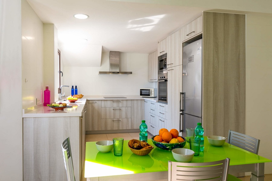 Wunderschön eingerichtete, renovierte 2-Zimmer-Wohnung mit herrlichem Blick über Nerja und das Meer.