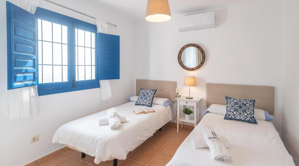 Feriehus med privat pool mellem Nerja og Frigiliana