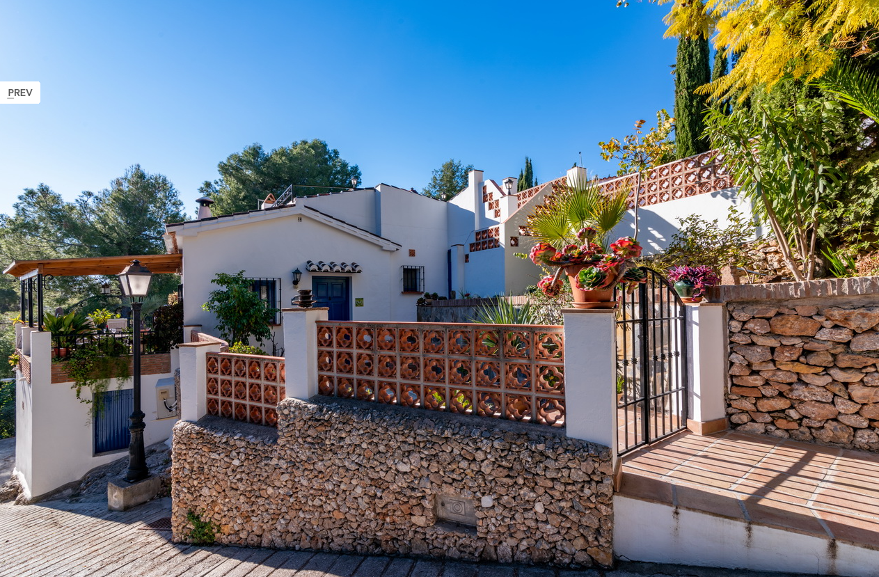 Feriehus med privat pool mellem Nerja og Frigiliana