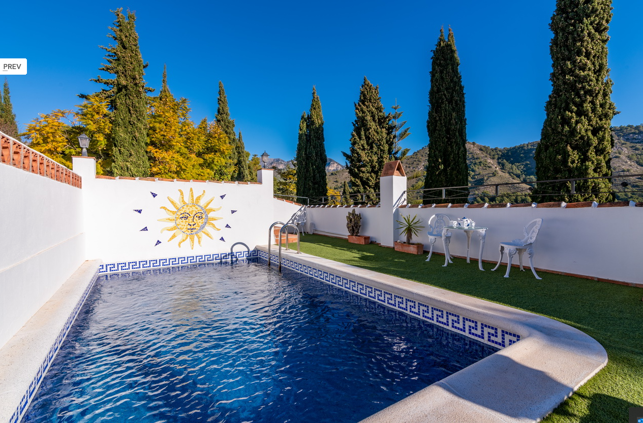 Feriehus med privat pool mellem Nerja og Frigiliana