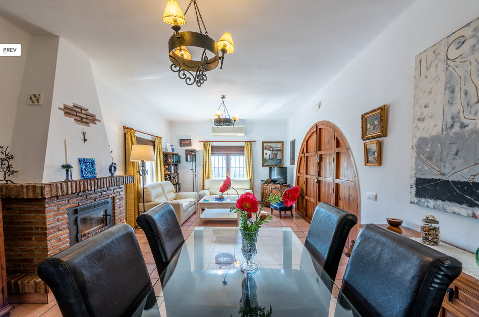 Spacious villa with large garden and swimming pool between Nerja and Frigiliana