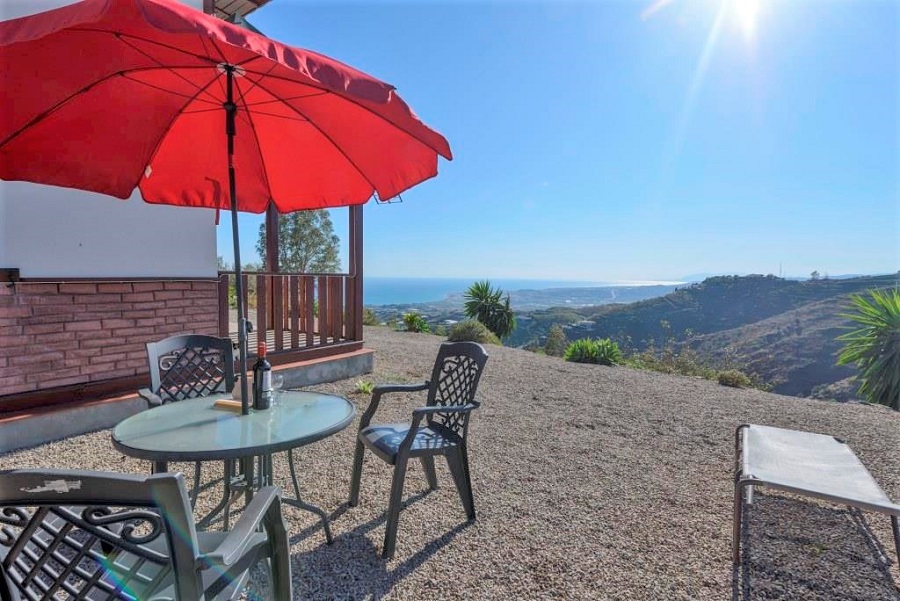 Villa mit privatem Pool und großzügigem Garten in Algarrobo, Südspanien